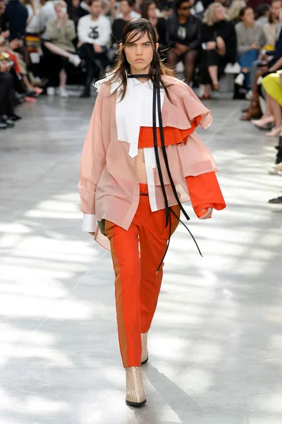 Look 8